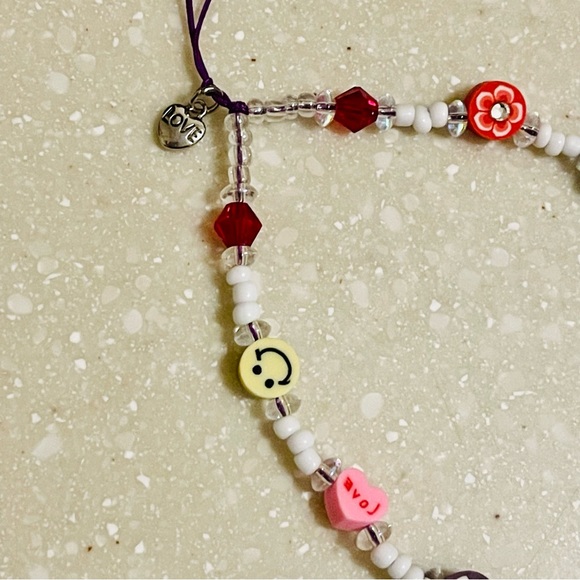 Phone String! 💕🌱❤️🌹🦩🦢🤗 - Picture 3 of 4